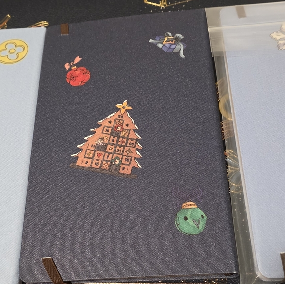 Louis Vuitton Holiday Vivienne Notebook 2025 - Picture 3 of 4